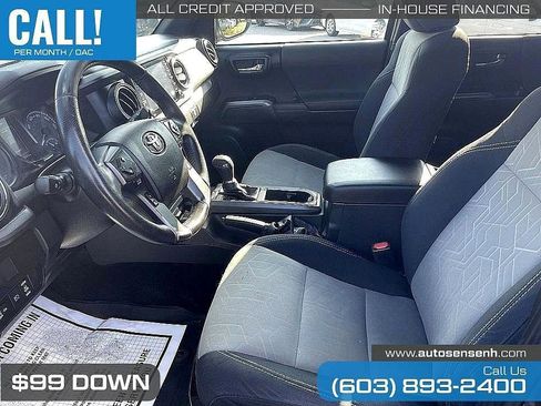 Used 2021 Toyota Tacoma TRD Off-Road w/ Technology Package image 12