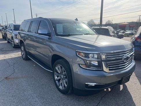 Used 2018 Chevrolet Suburban Premier image 2