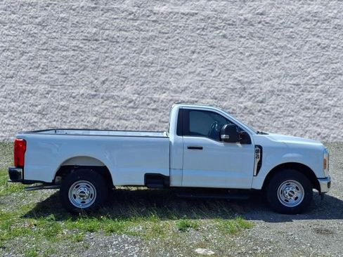 New 2023 Ford F250 XL w/ XL Chrome Package image 2