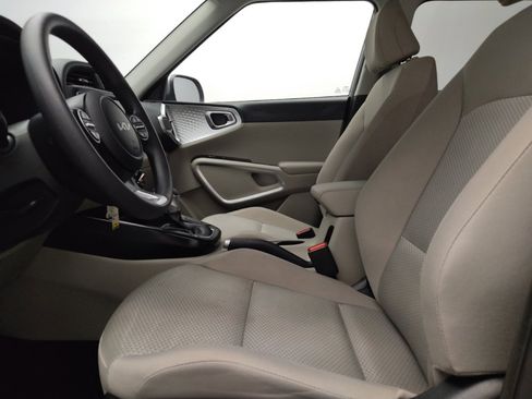 Used 2025 Kia Soul LX w/ LX Technology Package image 17