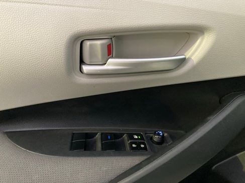 Used 2020 Toyota Corolla LE image 11
