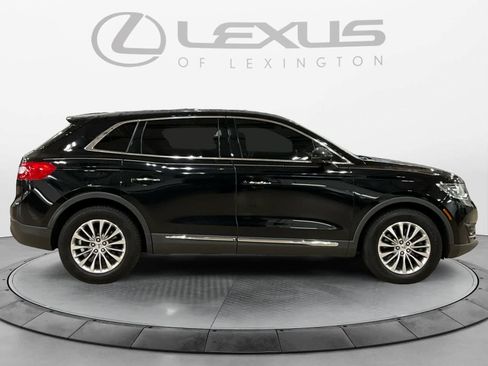Used 2017 Lincoln MKX Select w/ Select Plus Package FWD image 6