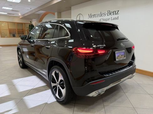Certified 2025 Mercedes-Benz GLA 250 image 3