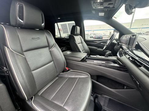 Certified 2022 Cadillac Escalade Sport w/ LPO, Floor Liner Package AWD/4WD image 27