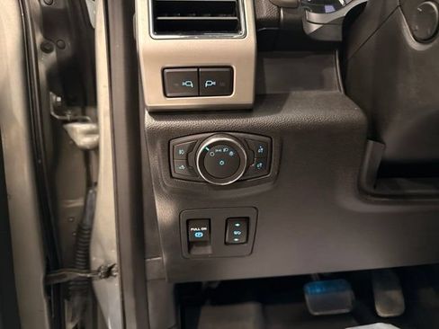 Used 2020 Ford F150 Lariat w/ Equipment Group 502A Luxury AWD/4WD image 18