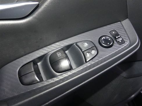 Used 2025 Nissan Sentra SV FWD image 19