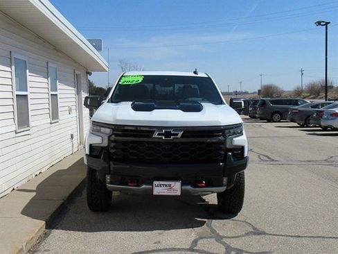 Used 2022 Chevrolet Silverado 1500 ZR2 w/ Technology Package image 5
