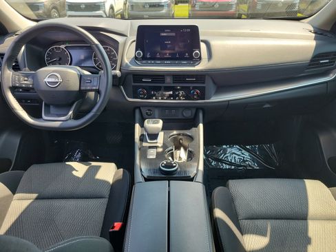 Used 2025 Nissan Rogue SV AWD/4WD image 9