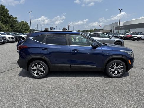Used 2021 Kia Seltos EX AWD/4WD image 8