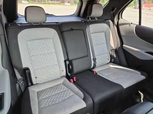 Used 2019 Chevrolet Equinox LS w/ LPO, Cargo Package FWD image 22