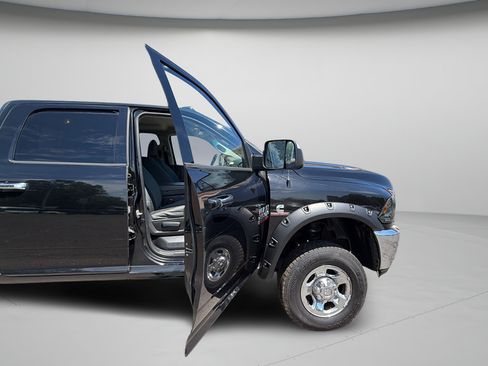 Used 2013 RAM 2500 SLT w/ Luxury Group AWD/4WD image 27