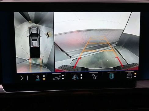 Used 2025 Chevrolet Silverado 2500 LTZ w/ LTZ Convenience Package AWD/4WD image 32