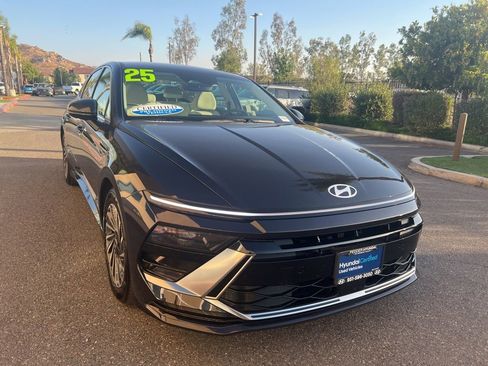 Certified 2025 Hyundai Sonata SEL FWD image 1