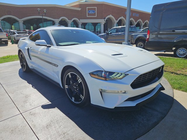 Used 2020 Ford Mustang GT Premium w/ Equipment Group 401A RWD image 3