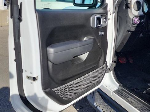 Used 2024 Jeep Wrangler Sport S image 11