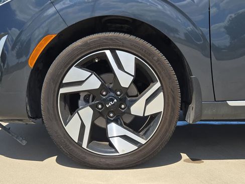 Used 2025 Kia Soul GT-Line w/ GT-Line Technology Package FWD image 12