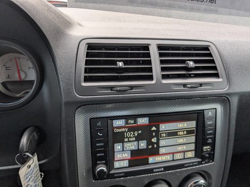 Used 2013 Dodge Challenger R/T image 20