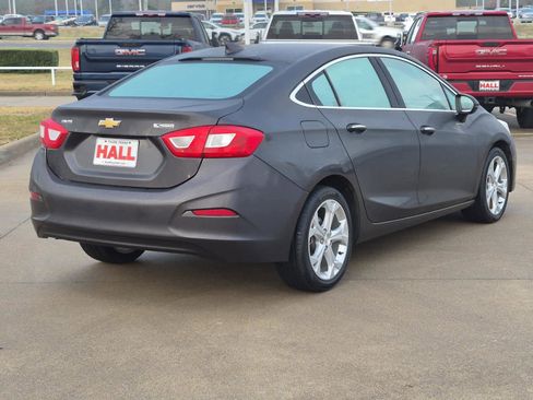 Used 2017 Chevrolet Cruze Premier image 6
