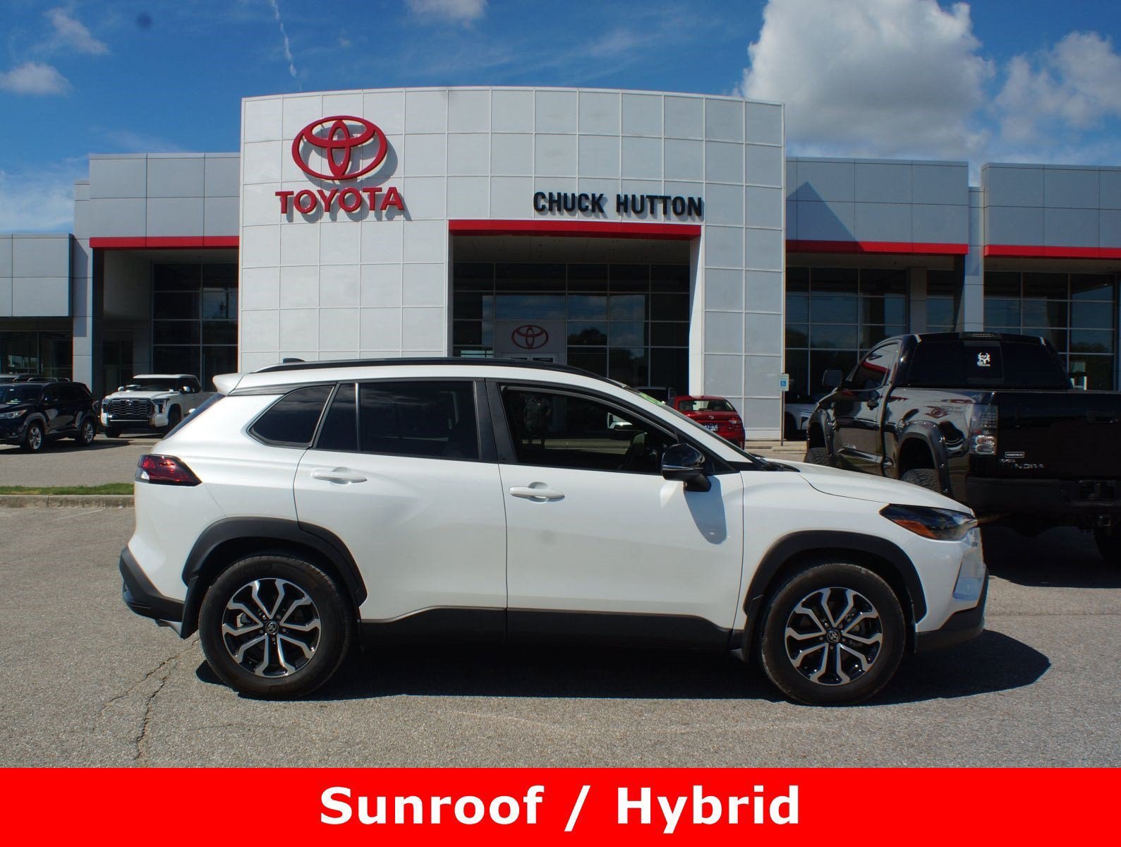 Used 2026 Toyota Corolla Cross AWD Hybrid w/ Moonroof Package image 1