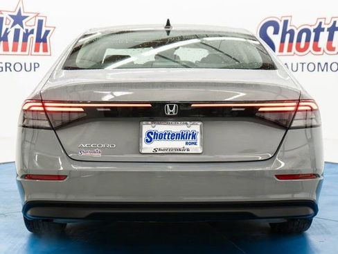 Certified 2025 Honda Accord SE image 6