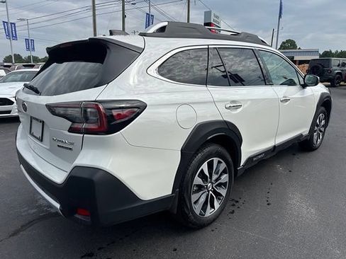 Used 2024 Subaru Outback Touring AWD/4WD image 5