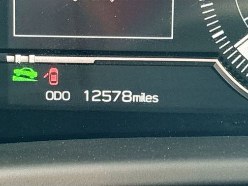 Used 2024 Toyota GR86 Premium image 12