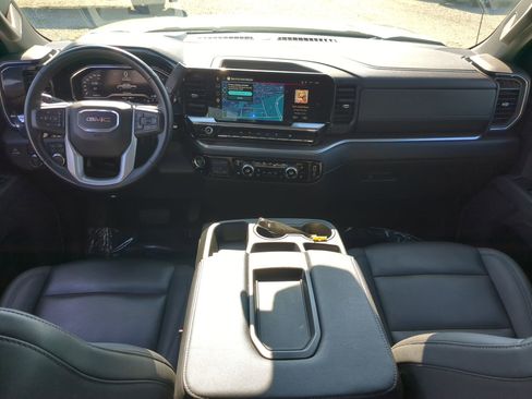 Used 2025 GMC Sierra 1500 SLT AWD/4WD image 29