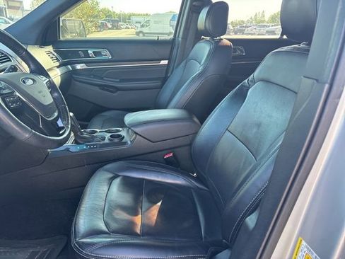 Used 2016 Ford Explorer Limited image 9