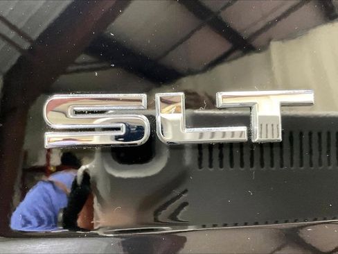 Used 2016 GMC Yukon XL SLT w/ Premium Edition AWD/4WD image 8