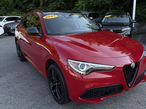 Used 2021 Alfa Romeo Stelvio Ti w/ Nero Edizione AWD/4WD image 22