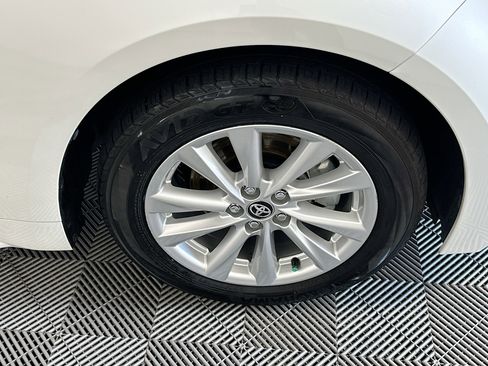 Used 2024 Toyota Corolla LE w/ LE Convenience Package FWD image 11