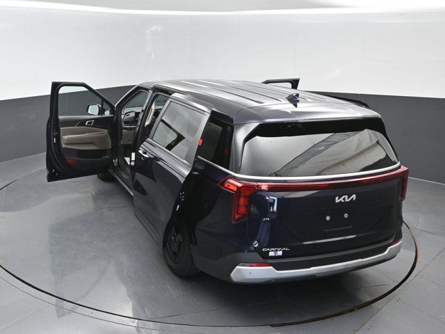 Used 2025 Kia Carnival FWD image 28
