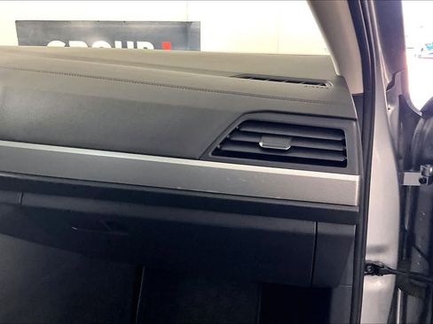 Used 2019 Volkswagen Jetta SE image 17