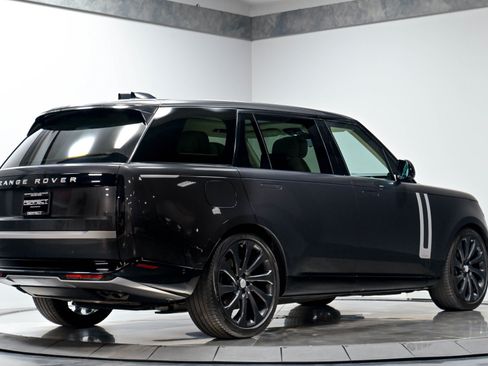 Used 2024 Land Rover Range Rover Long Wheelbase Autobiography AWD/4WD image 23