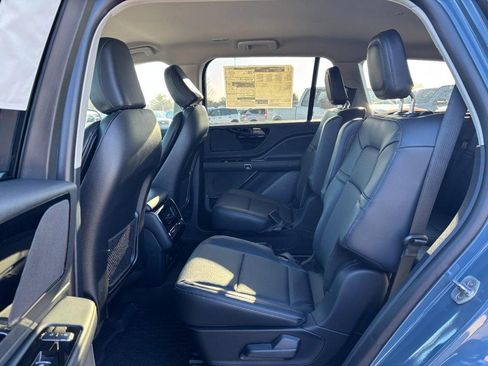 New 2026 Lincoln Aviator AWD image 11