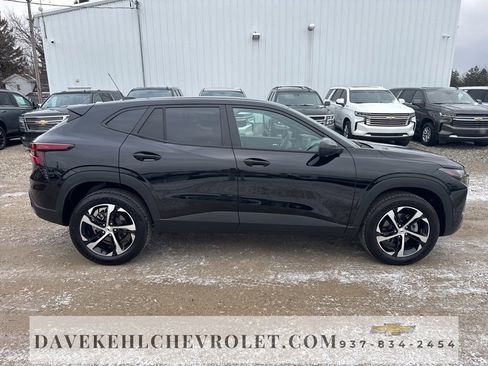 Used 2025 Chevrolet Trax RS w/ Driver Confidence Package image 7