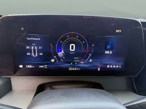 Used 2025 Chevrolet Traverse LT image 36