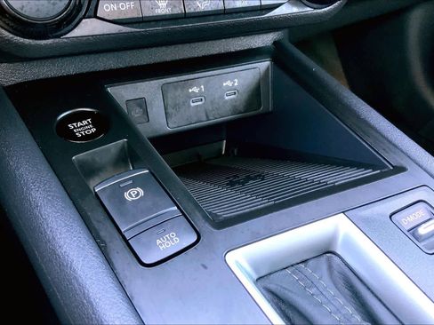 Used 2026 Nissan Kicks SV image 33