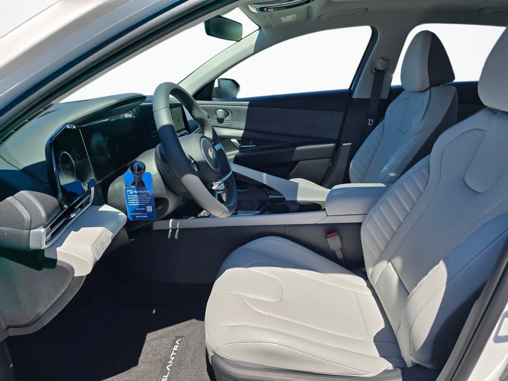 New 2026 Hyundai Elantra Limited FWD image 18