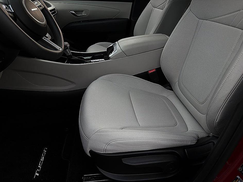 Certified 2026 Hyundai Tucson SE FWD image 11