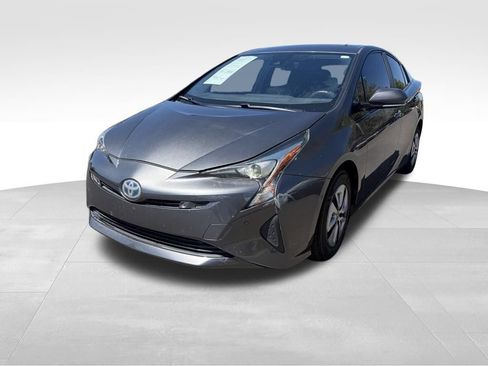 Used 2018 Toyota Prius Three FWD image 3
