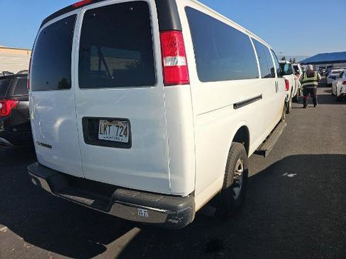 Used 2020 Chevrolet Express 3500 LT w/ LT Preferred Equipment Group RWD image 4