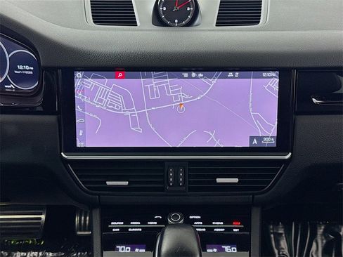 Used 2020 Porsche Cayenne S image 13