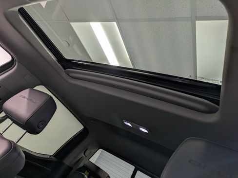 Used 2022 GMC Sierra 1500 Denali w/ Driver Alert Package II image 21