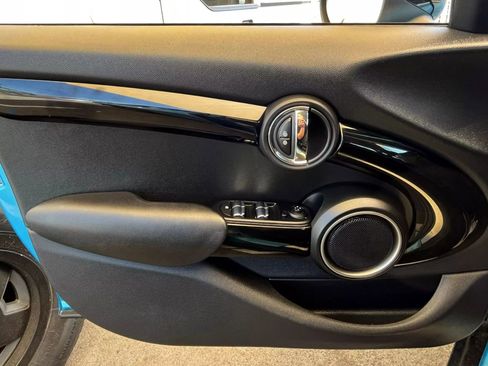 Used 2015 MINI Cooper S w/ Mini Wired Pack image 9