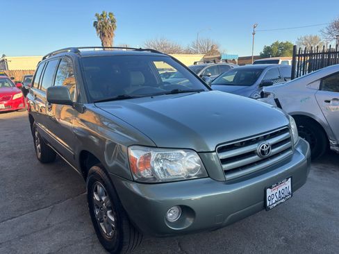 Used 2004 Toyota Highlander 4WD V6 image 3