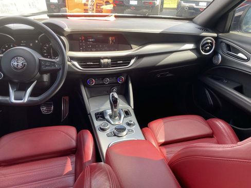 Used 2022 Alfa Romeo Stelvio Veloce image 16