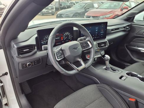 Used 2025 Ford Mustang Coupe image 11