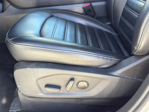 Used 2024 Ford Edge SEL image 18