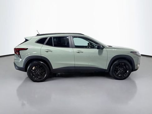 Used 2024 Chevrolet Trax ACTIV w/ Sunroof Package FWD image 5